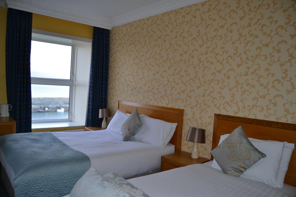 مولاغمور The Beach Hotel الغرفة الصورة